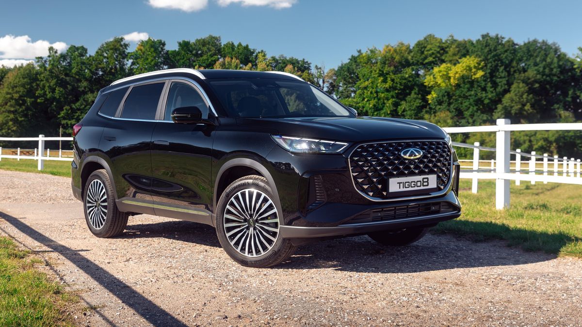 Čínská jednička v exportech vstupuje do Česka: Chery láká na spalovací motory i slušně vybavené hybridní SUV do 600 tisíc